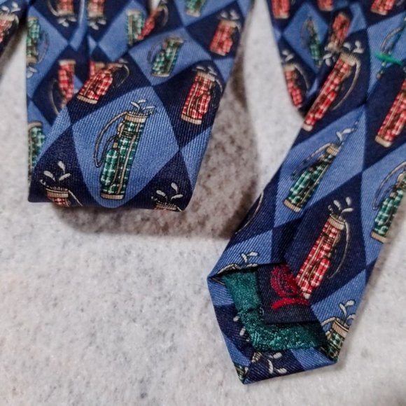 Tommy Hilfiger Italian Silk Golf Tie, Made in USA - Picture 5 of 8